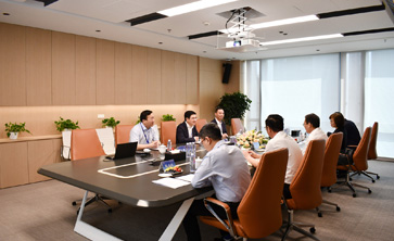 厦门市委副书记、市长伍斌一行莅临路维光电调研座谈