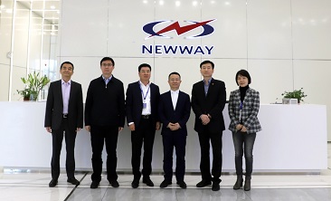 国投集团钟国东副总经理一行莅临成都路维调研指导